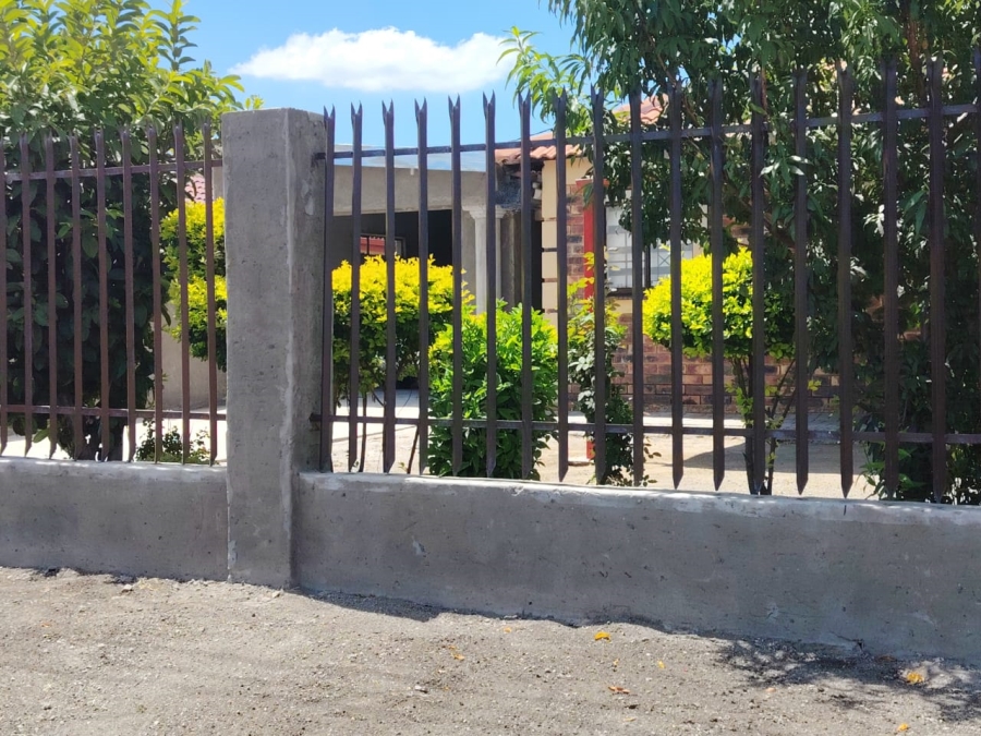 3 Bedroom Property for Sale in Seraleng North West